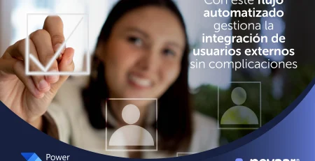 Mujer señalando una casilla de verificación digital, representando un flujo automatizado con Power Automate para la integración de usuarios externos sin complicaciones con lógica automatizada