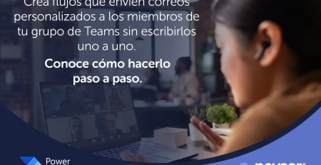 Persona usando audífonos en videollamada desde un portátil, mientras en pantalla se observa una reunión en Microsoft Teams. Texto en pantalla promociona un flujo de Power Automate para enviar correos personalizados a miembros de Teams. Logos de Power Automate y Pevaar visibles.